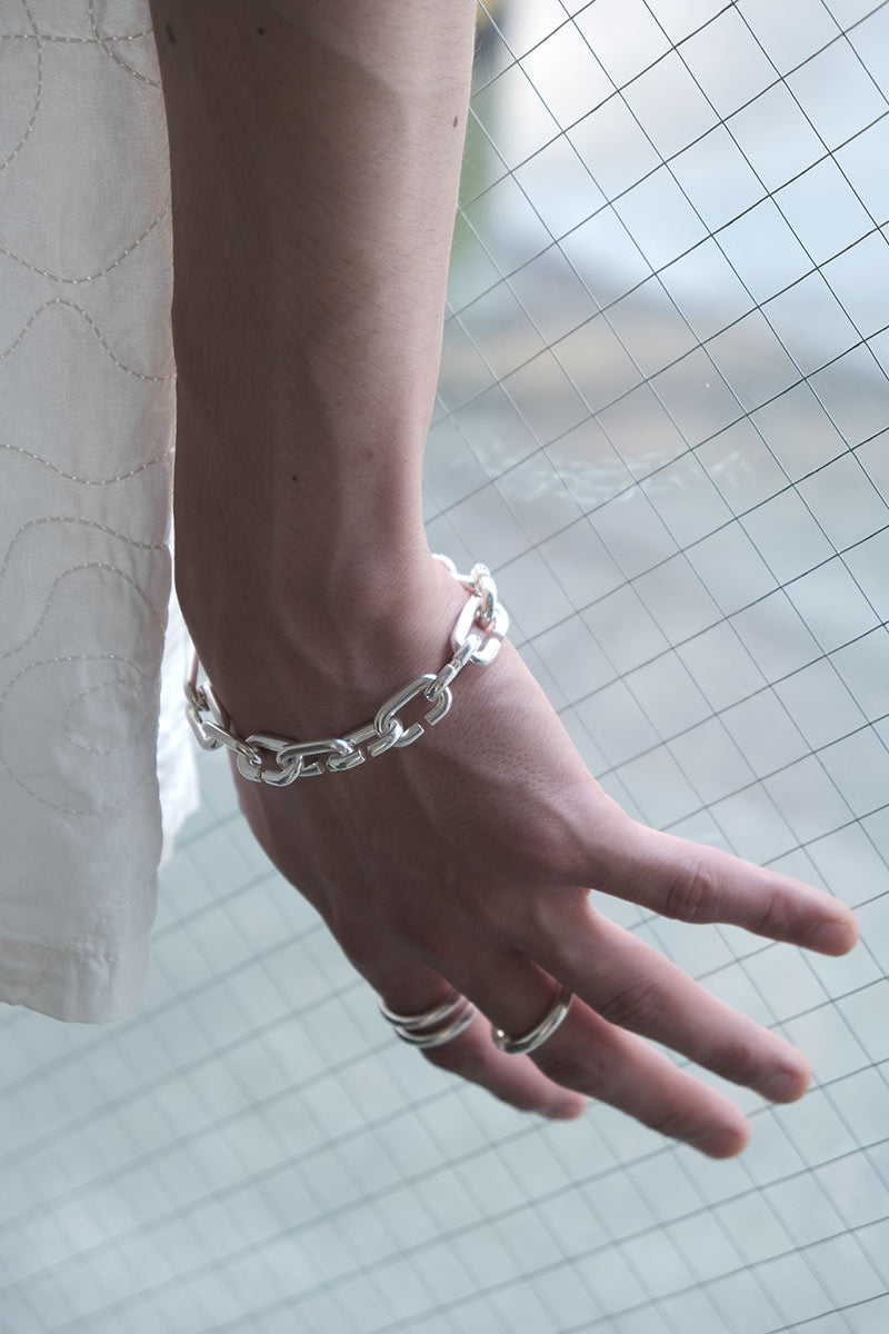 C BRACELET THICK / POLISHED SILVER