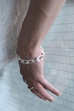 Load image into Gallery viewer, C BRACELET THICK / POLISHED SILVER
