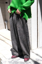 Load image into Gallery viewer, WOOL JACQUARD WIDE TUCK PANTS / LEOPARD