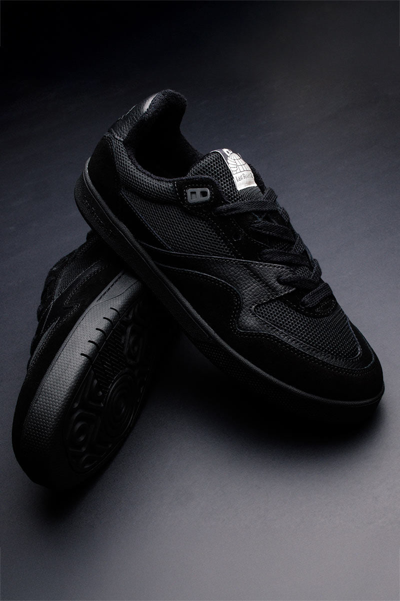 CM002 SUEDE/LEATHER/MESH LO / BLACK/BLACK