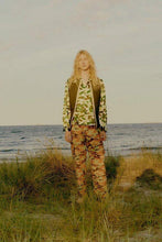 Load image into Gallery viewer, HARVEST OPEN COLLAR SHIRT / GREEN CAMO