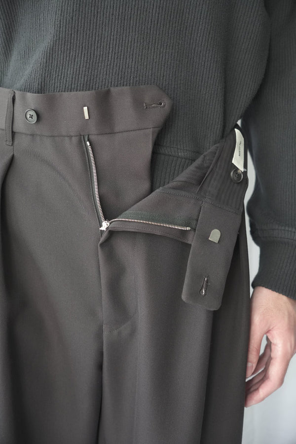 2 PLEATS TROUSER LAMBS WOOL FLANNEL / STONE [Kobe store]
