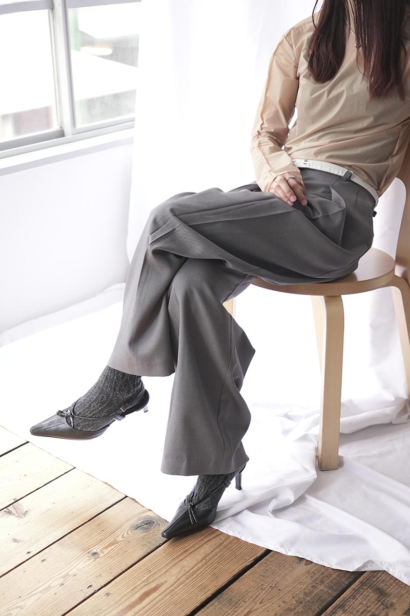 WOOL MIX HIP HUGGERS TUCKED WIDE SLACKS / GRAY