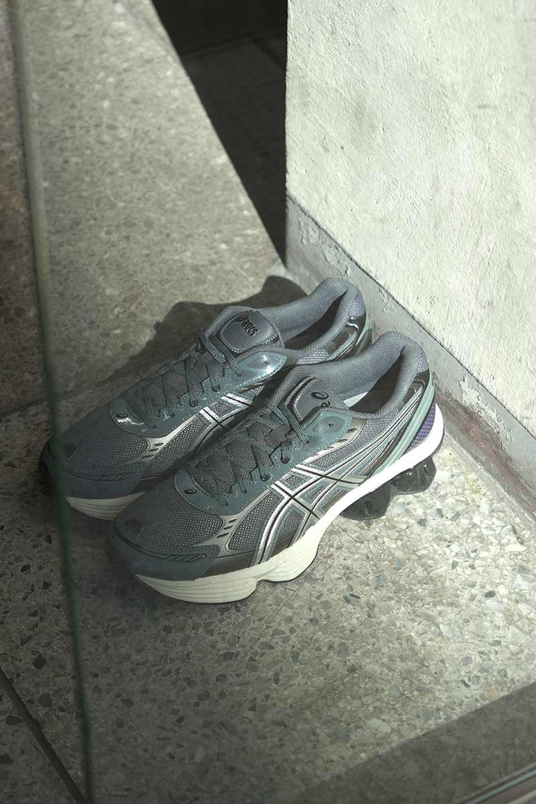 GEL-KINETIC FLUENT / CARRIER GREY/PURE SILVER [神戸店]