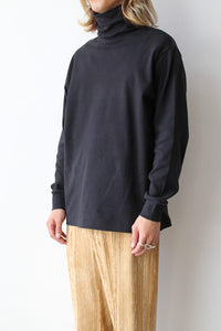 PLAIN TURTLENECK  / BLACK