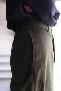 STRAIGHT TROUSER CLASSIC CORDUROY / OLIVE