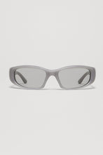 Load image into Gallery viewer, FADE PHOTOCHROMIC SUNGLASSES / MID GREY