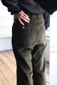 STRAIGHT TROUSER CLASSIC CORDUROY / OLIVE