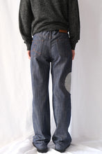 Load image into Gallery viewer, CIRCLE WINDOW JEANS / TRUE INDIGO