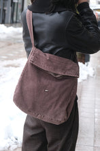 画像をギャラリービューアに読み込む, SLING BAG / OVERDYED CHOCO MELON