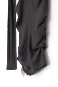 SHEER FRIES SIDE TUCK TOP / CHARCOAL