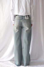 Load image into Gallery viewer, SHAKE JENAS / LIGHT BLUE CREASE