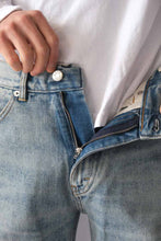 Load image into Gallery viewer, SHAKE JENAS / LIGHT BLUE CREASE