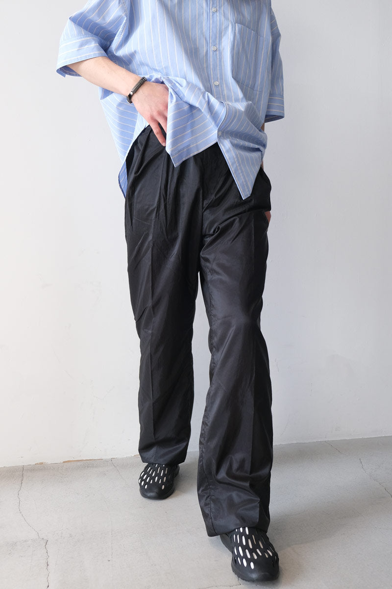 POLY MESH CARGO SHORTS / BLACK × GREEN 