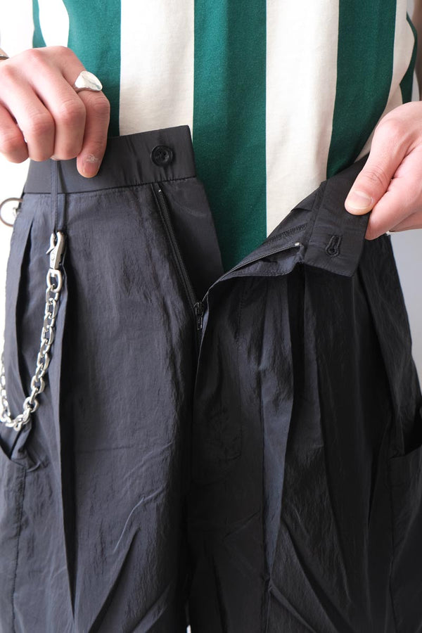 W/R CELESTIAL MAIDEN'S ROBE CARGO SHORTS / BLACK