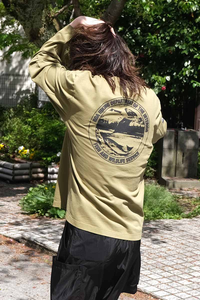 ROA | DIVISION LONG SLEEVE / OLIVE DRAB グラフィックロングスリーブ