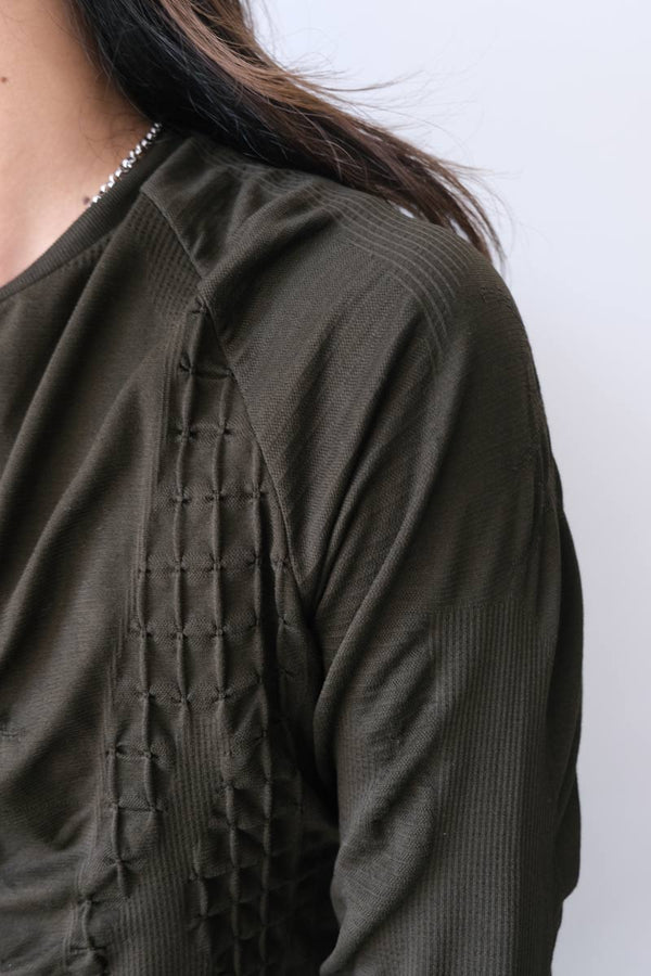 3D KNIT LONG SLEEVE / DARK BROWN BLACK