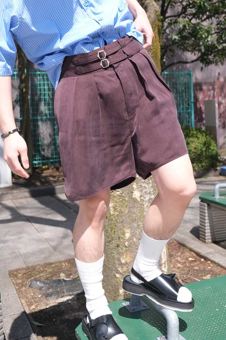 HIGHDENSITY CUPRO GURKHA SHORTS / BORDEAUX