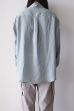 Load image into Gallery viewer, ROOM SHIRT / BLUE SILK STRIPE