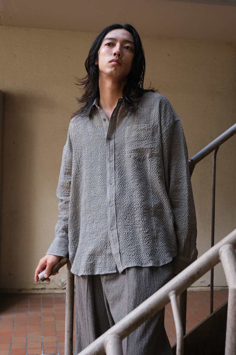 ROOM SHIRT / CRINKLED GREY CHECK
