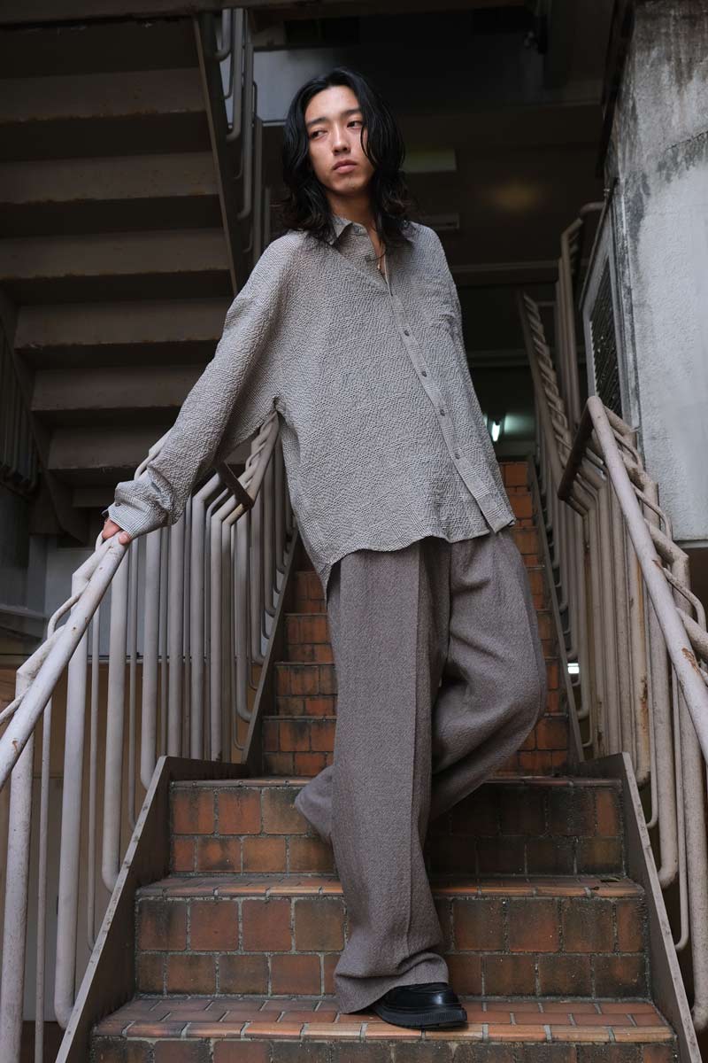 ROOM SHIRT / CRINKLED GREY CHECK