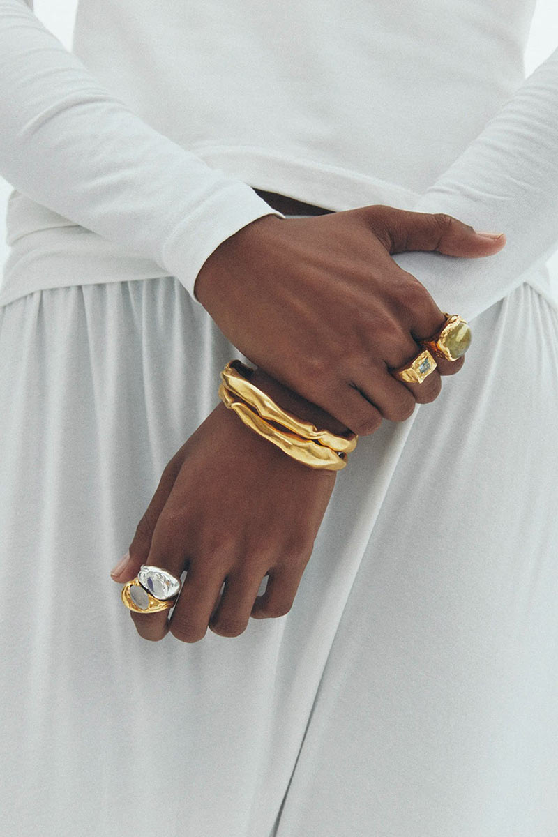 JUNIO RING / 18K GOLD PLATED 925 STERLING SILVER-NATURAL RAINBOW MOONSTONE