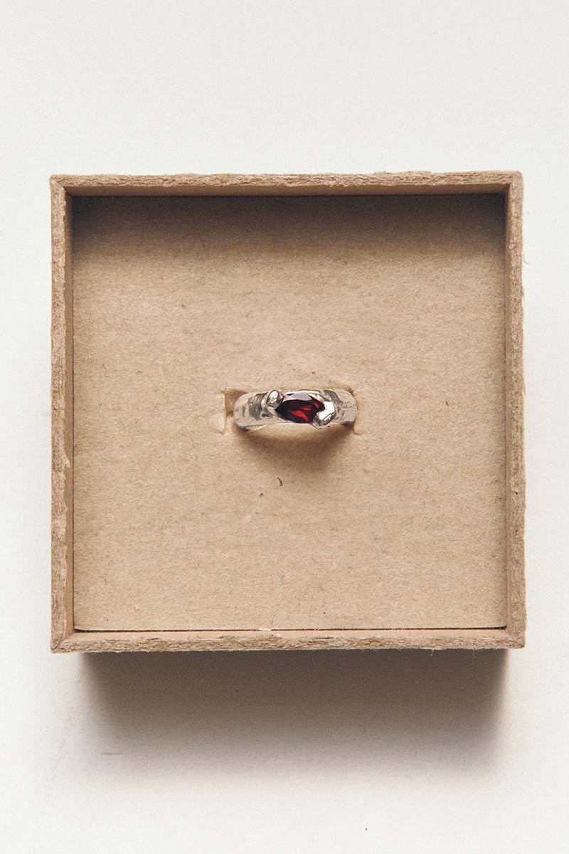 ENERO RING / 925 STERLING SILVER-NATUTAL RED GARNET