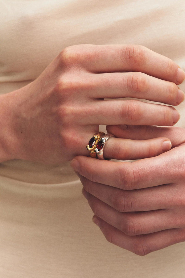 ENERO RING / 925 STERLING SILVER-NATUTAL RED GARNET