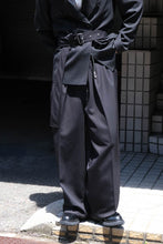 画像をギャラリービューアに読み込む, DOBBY CLOTH 2TUCK BELTED WIDE PANTS / BLACK