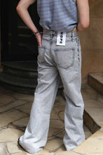 Load image into Gallery viewer, SKID JEANS / LT GREY STONE