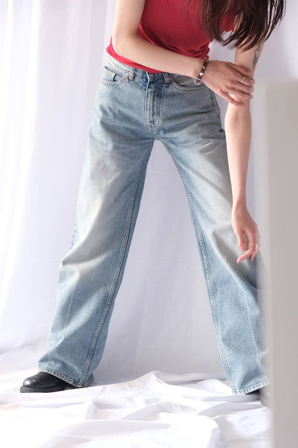 SHAKE JEANS / LIGHT BLUE CREASE