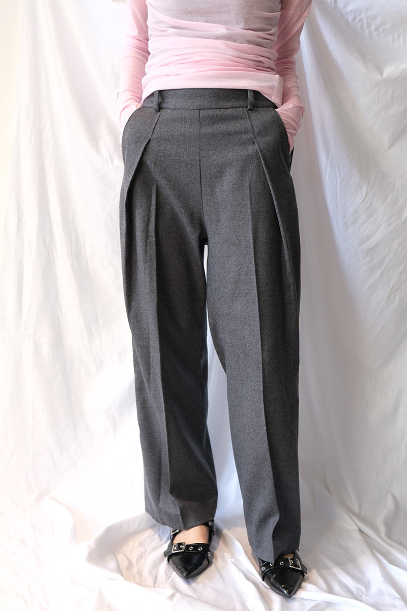SOFT WOOL SIDE BUTTON FLY SLACKS / TOP GRAY