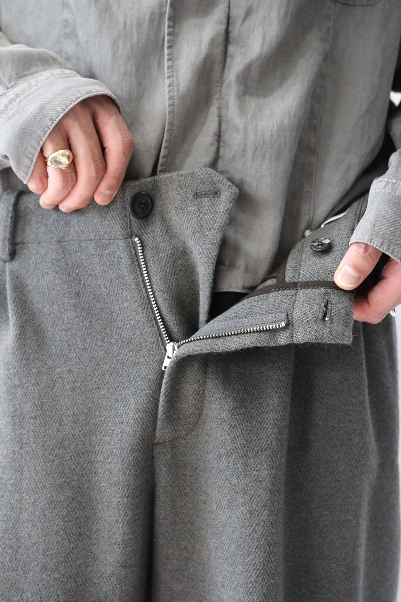 BRIDGE CHINO / NIGHT PINE FISHBONE BOUND WOOL [Expected to arrive in Autumn/Winter 2026]