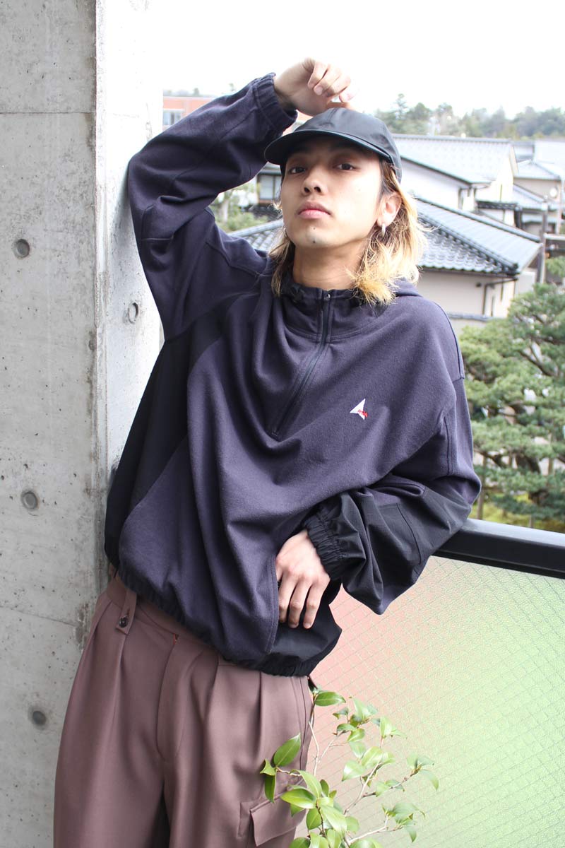 PANELED HOODIE / BLACK