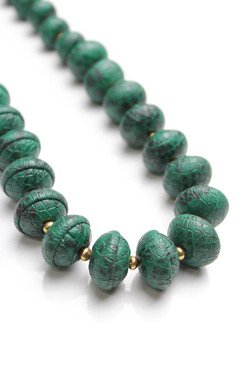LEATHER COATING NECKLACE / GREEN