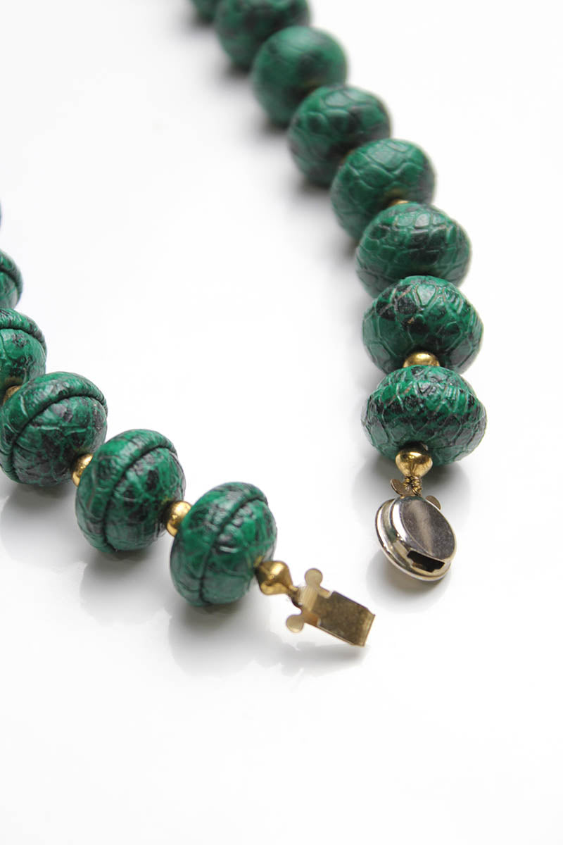 LEATHER COATING NECKLACE / GREEN