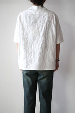 画像をギャラリービューアに読み込む, HEUSEN SHIRT SHORTSLEEVE / WHITE FLOWER EMBROIDERY