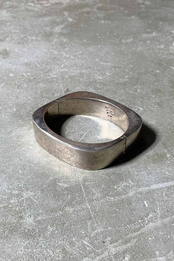 925 SILVER BANGLE W/STONE / SILVER