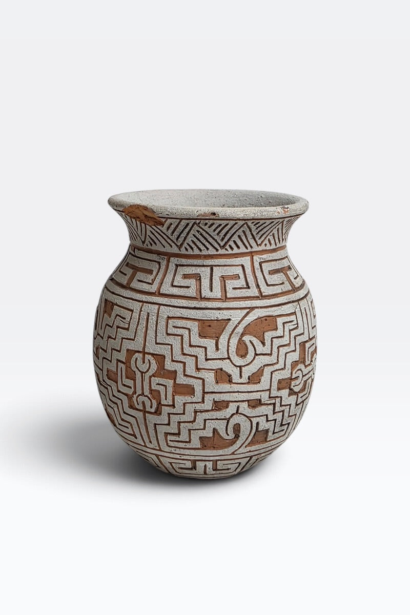 SMALL SERAMIC VASE FOR DISPLAY