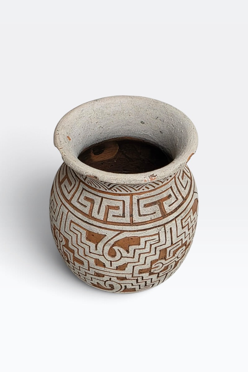SMALL SERAMIC VASE FOR DISPLAY