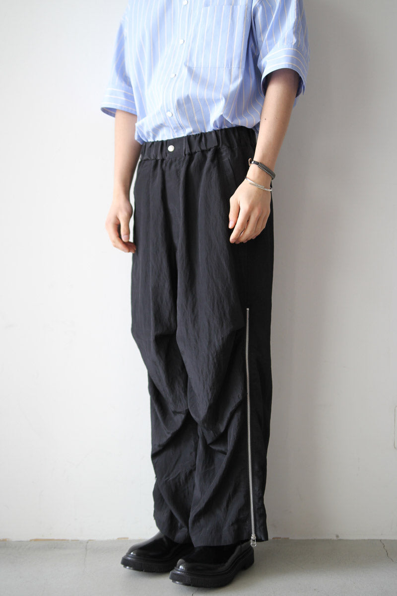 VISCOSE WASHER PARACHUTE ZIP PANTS / BLACK [20%OFF]