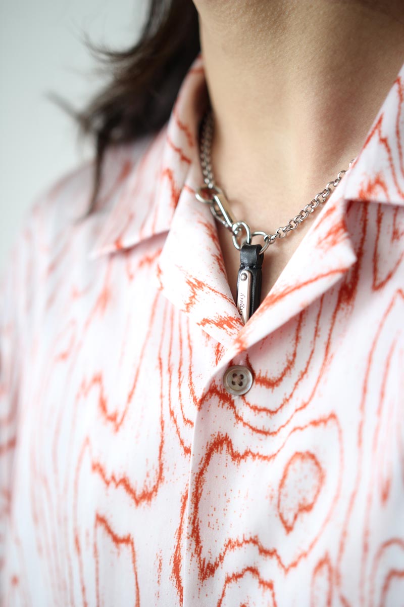 MOIRE SATIN OPEN COLLAR SHIRT / VERMILION [20%OFF]