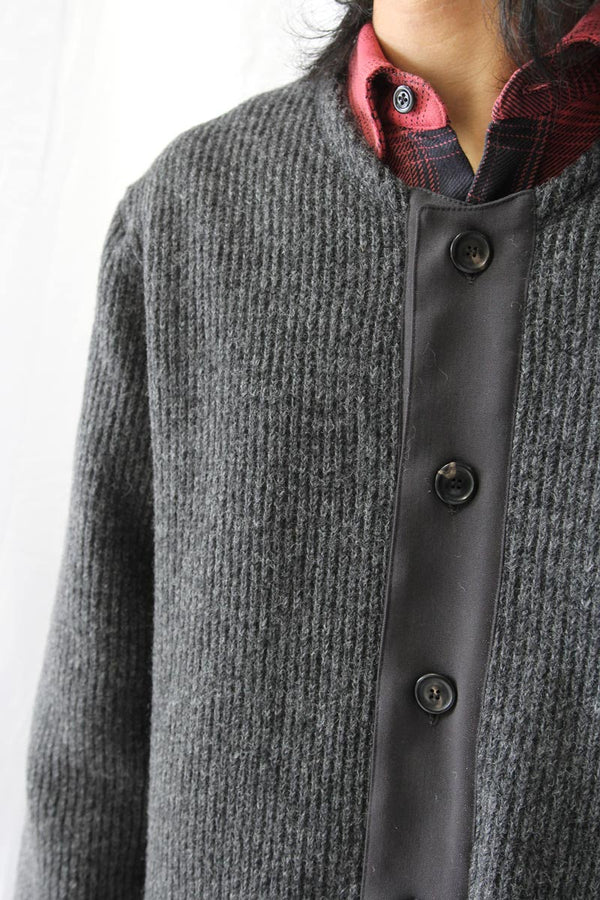LINER CARDIGAN / FROSTED CHARCOAL PRESS WOOL
