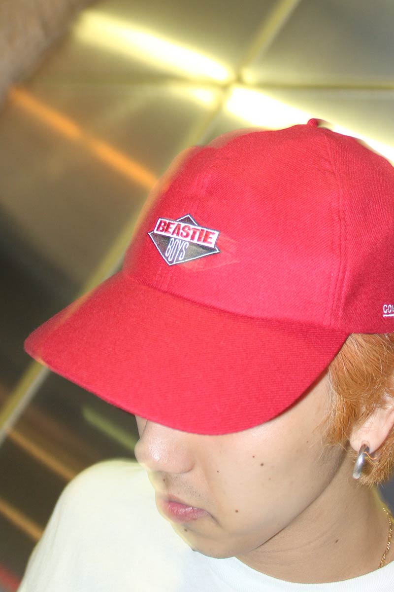 COMESANDGOES | BEASTIE BOYS CAP1 / RED ウールロゴキャップ – STOCK