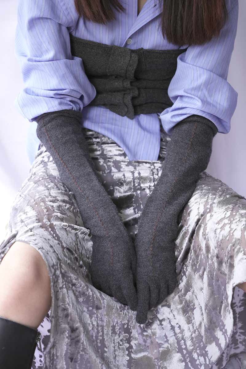 LONG STITCH GLOVES / CHARCOAL