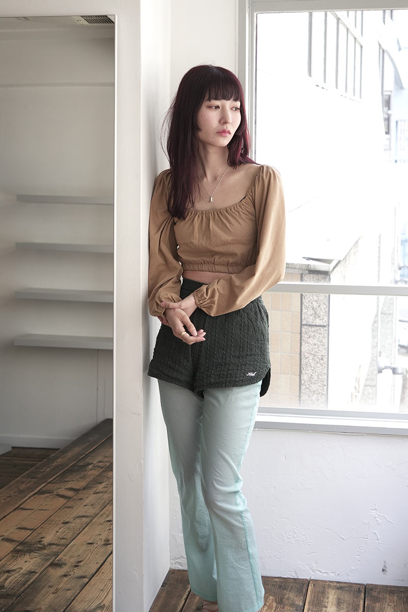 DRY 싱글 저지 스퀘어 넥 개더 탑 / 카멜