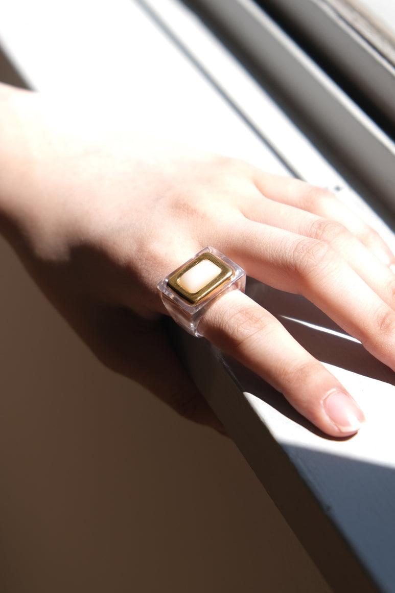RECTANGLE RING / OPAL-CLEAR