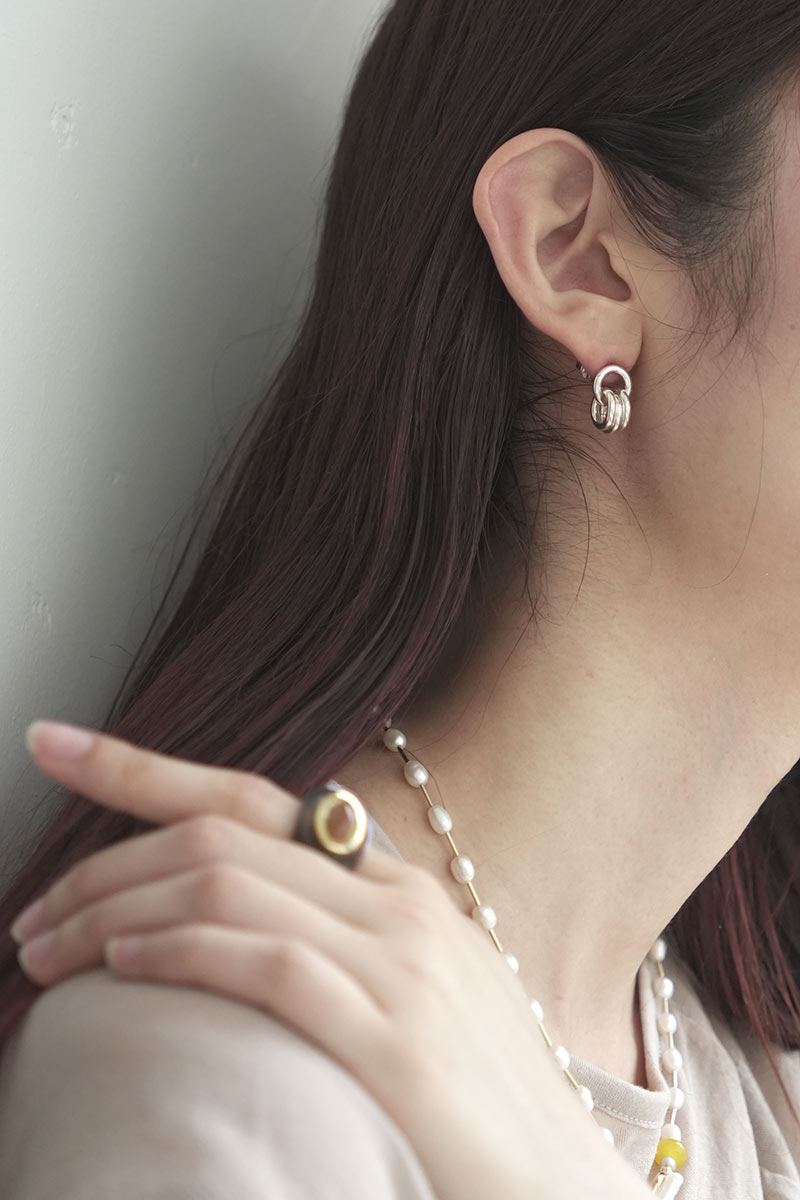 BABY CLUSTER STUDS EARRINGS / SILVER PLATED BRASS
