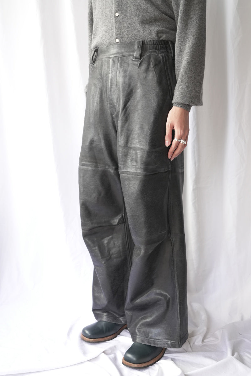 CRACKING COATED MILITARY PANTS .16 / DARK CHARCOAL BASE