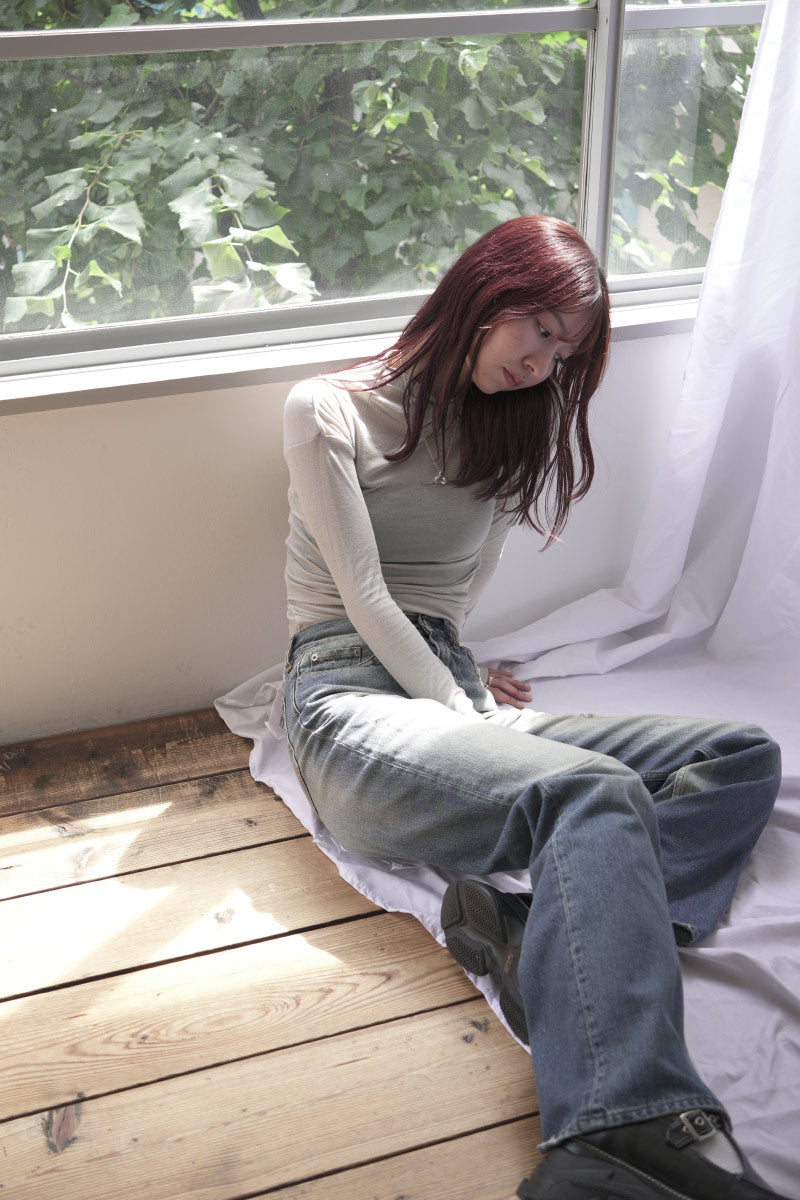 SHEER FRAISE SIDE TUCK TOP / MOSS